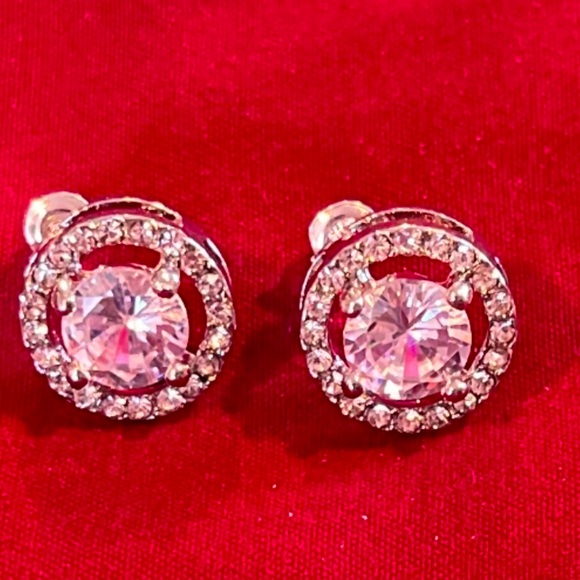 GORGEOUS NECKLACE AND EARRINGS SET - Picture 4 of 4